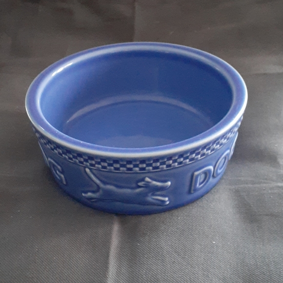 Longaberger Mulligan dog bowl.